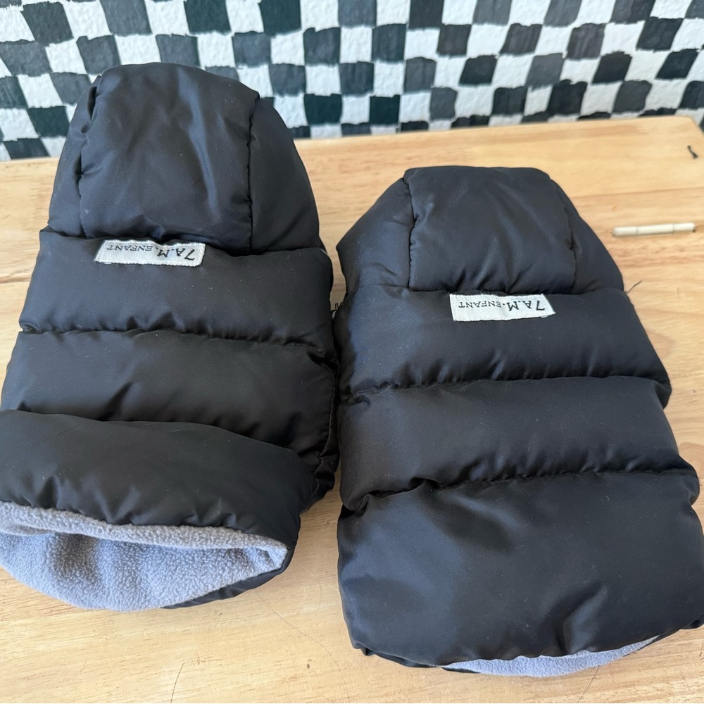 7 A.M. Enfant Cozy Black Mittens for Kids